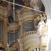 Ansichten der Orgelfassade von verschiedenen Positionen aus