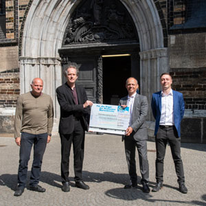 Aus Anlass des 30jährigen Bestehens spendete die MeckRohr Gmbh EUR 10.000,- zugunsten der Orgelrestaurierung